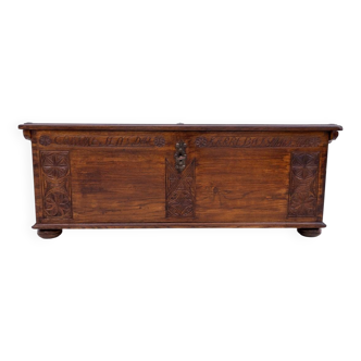Coffre ancien, Europe du Nord, 1765.