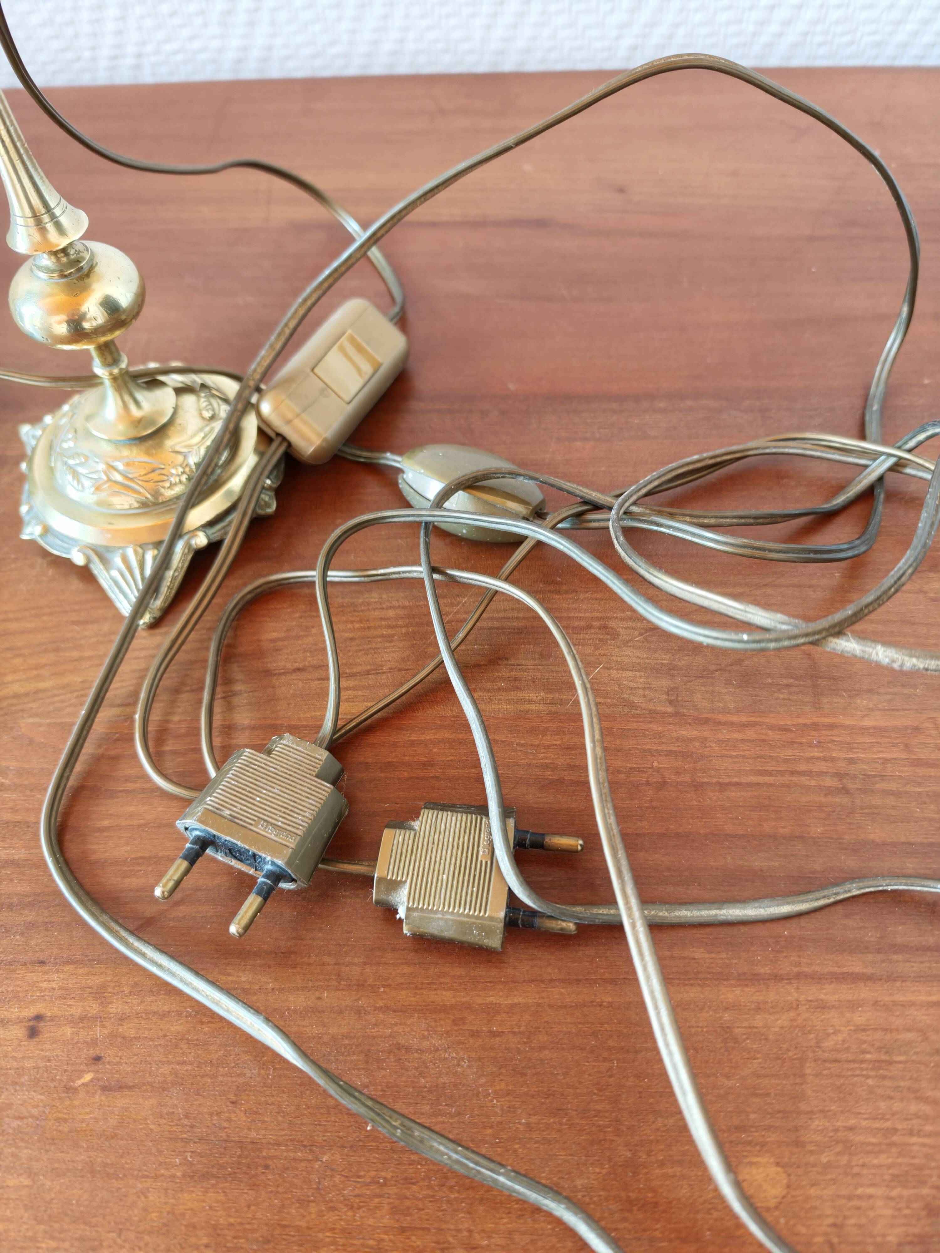Pair of lamps in solid gold-plated brass