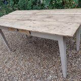 Farm table