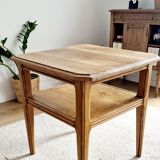 Coffee table in oak