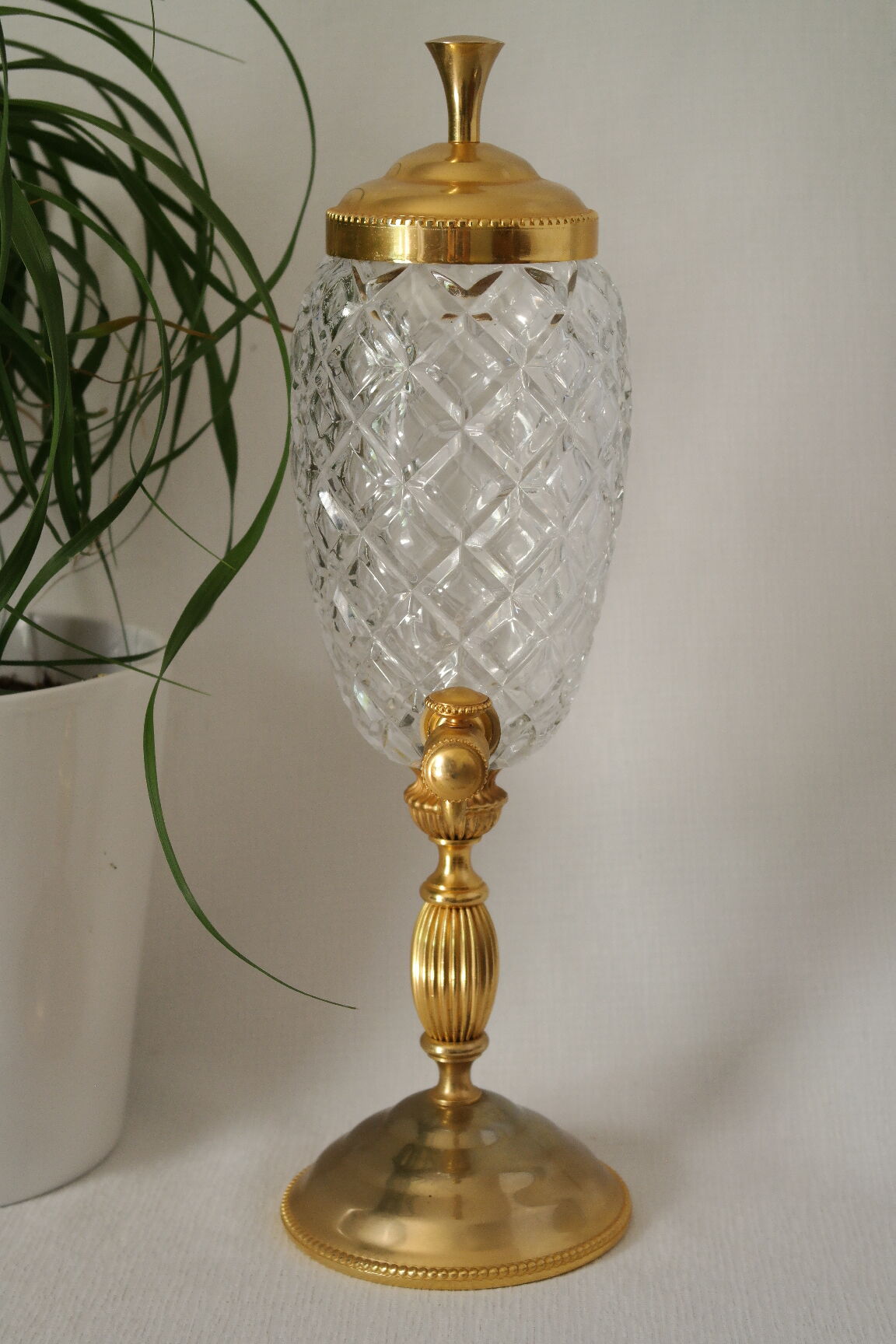 Fontaine à absinthe cristal taillé métal doré 1960