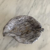 Grey-white veined stone leaf ashtray