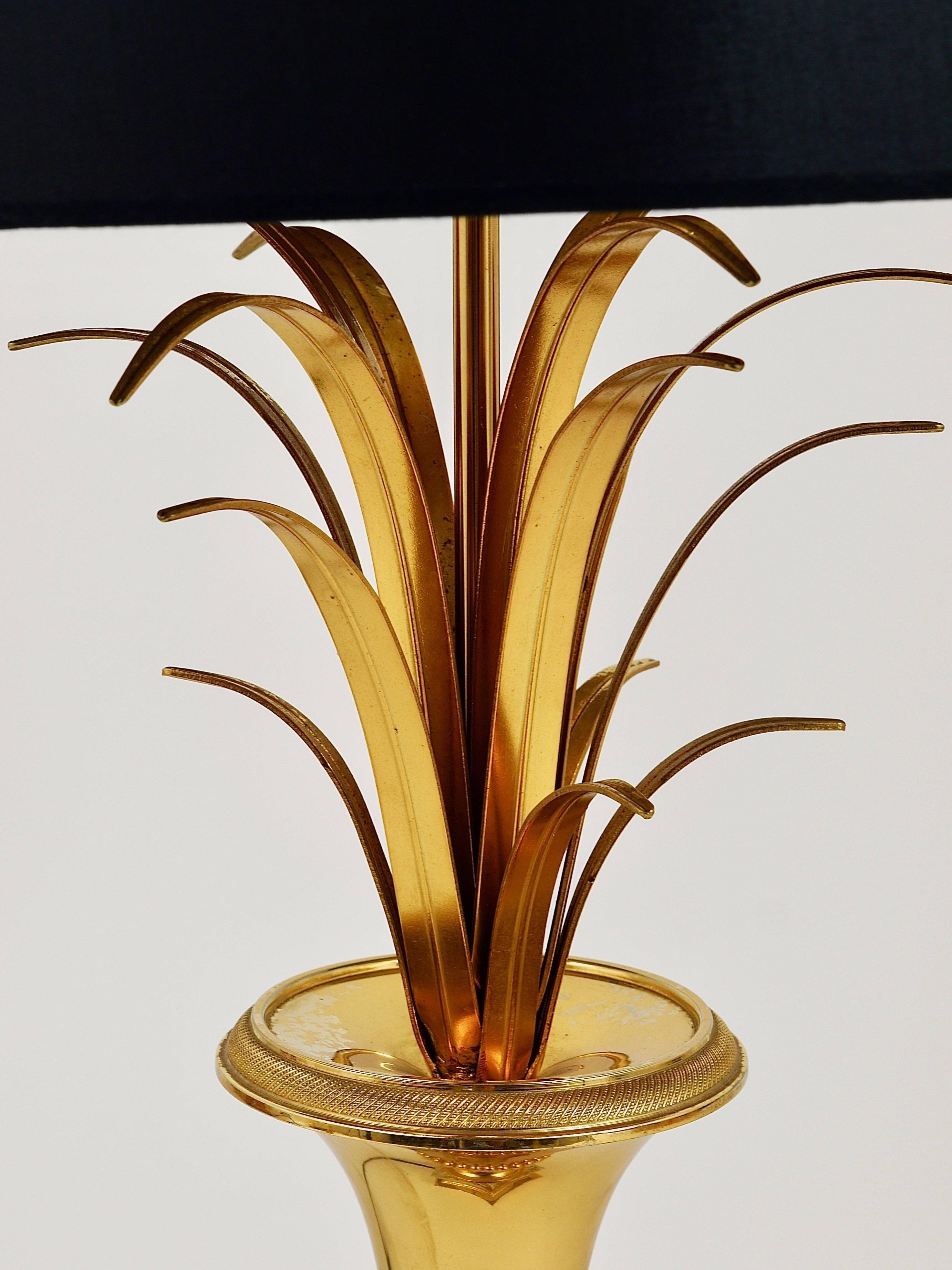 Lampe de table Hollywood Regency feuille d'ananas en laiton doré et verre, France, années 1970