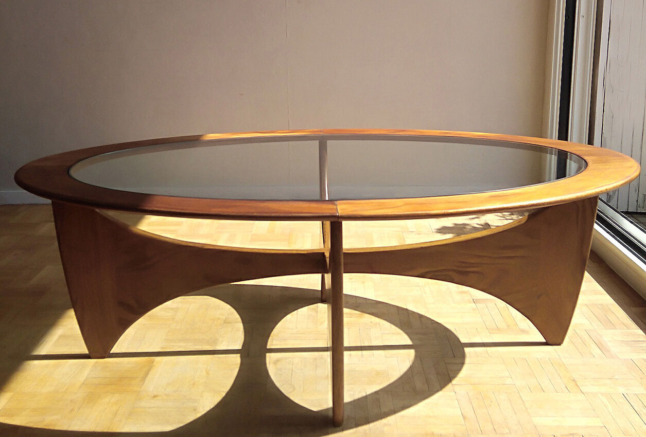 Table basse ovale Astro par Victor Wilkins 1960
