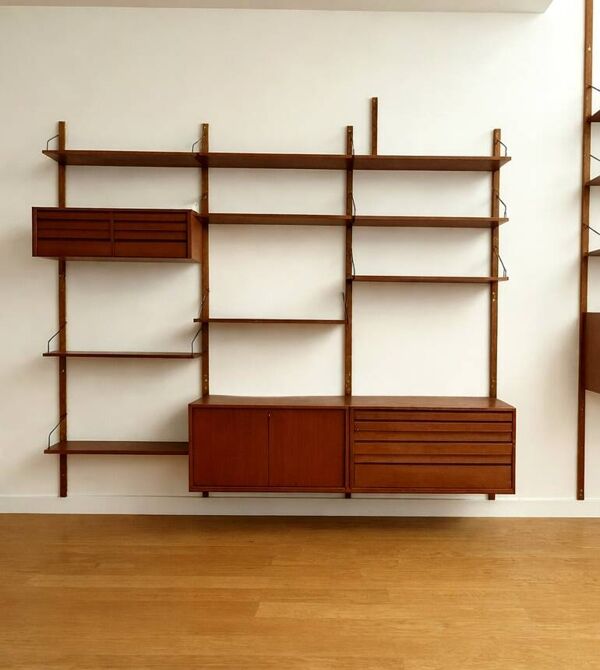 Etagère murale modulable en teck – design danois attr. Poul Cadovius