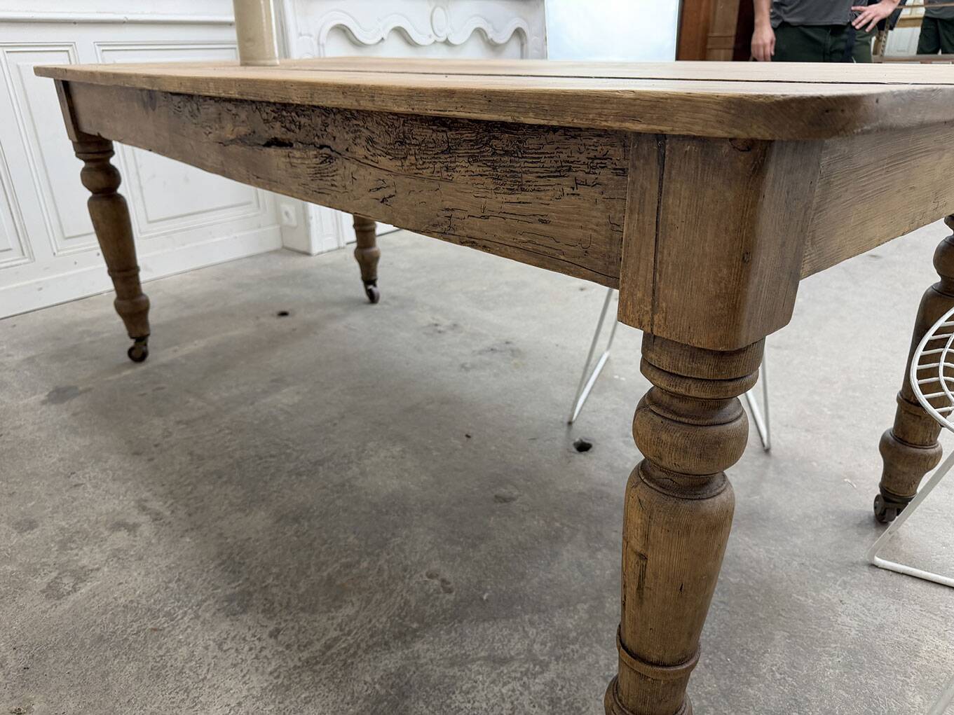 Table de travail ou drapier 1920 sur roulettes