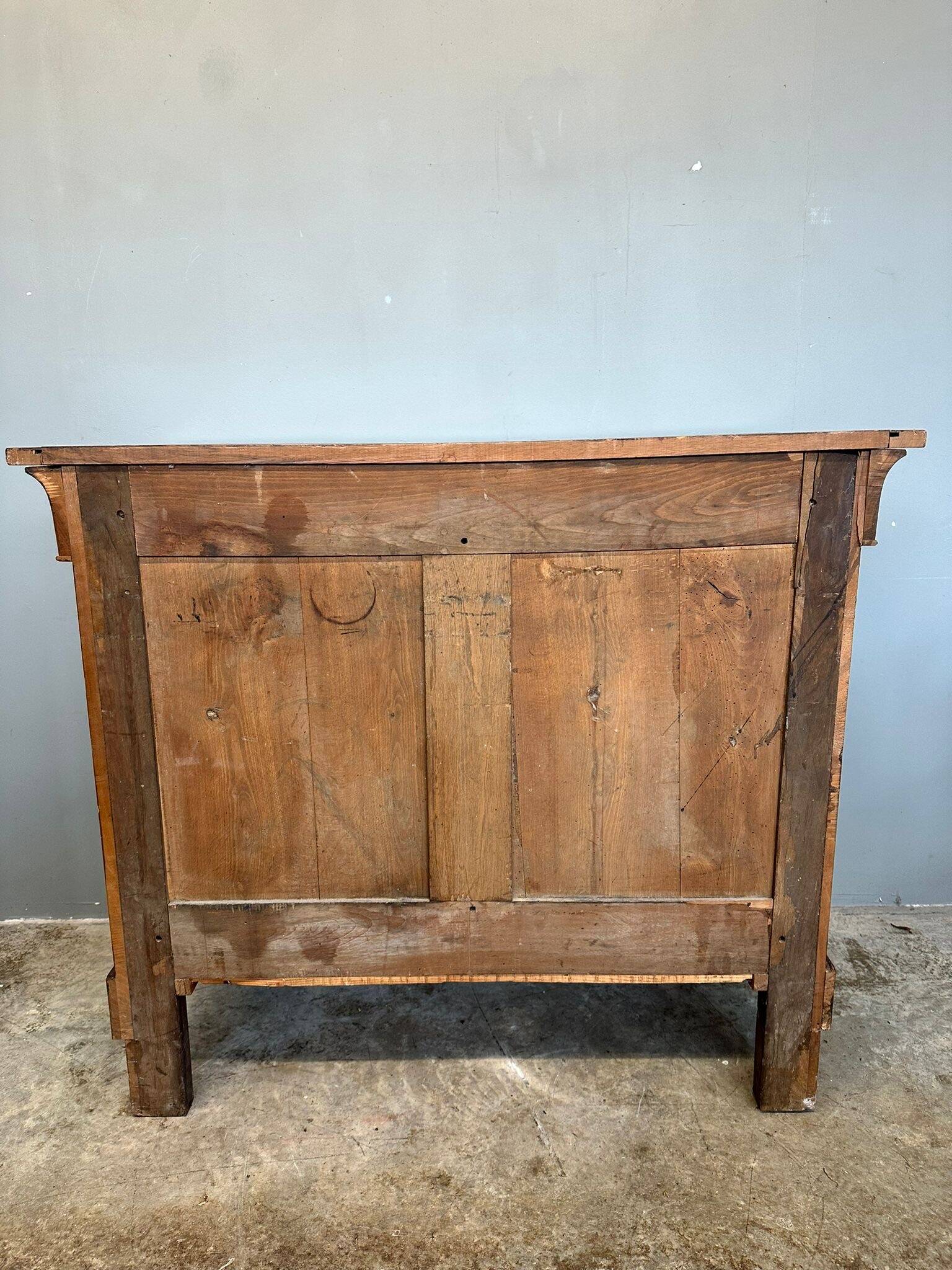 Chest of drawers