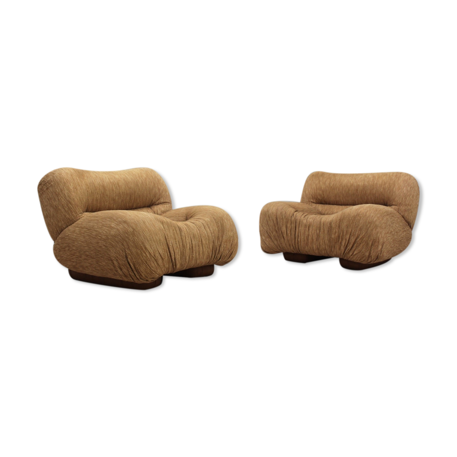 Pair of armchairs by Giuseppe Rossi di Albizzate, 1970s