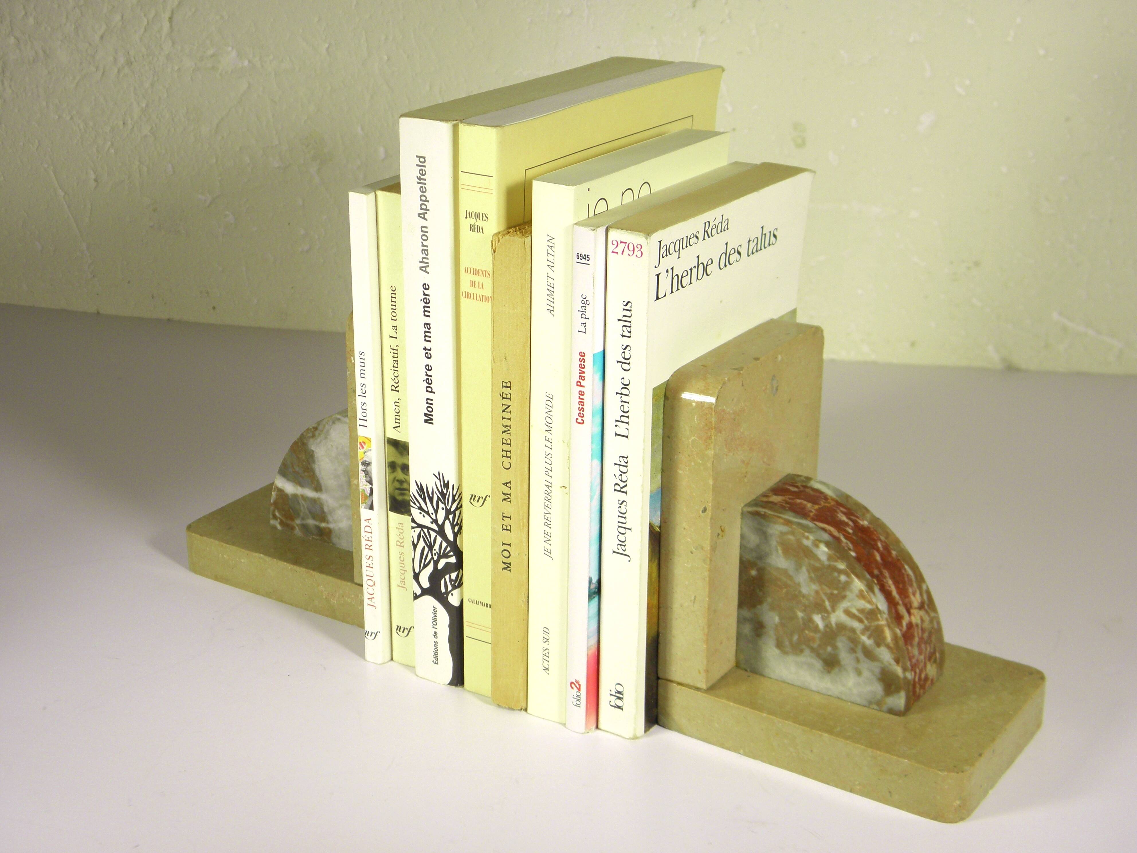 Paire de serre-livres en marbre