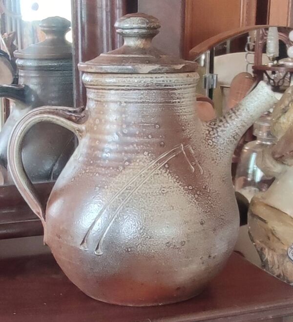 Ancienne Cafetière théière

Poterie Grès céramique

Gustave Tiffoche
