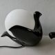 Paire de lampes oiseaux en céramique et opaline