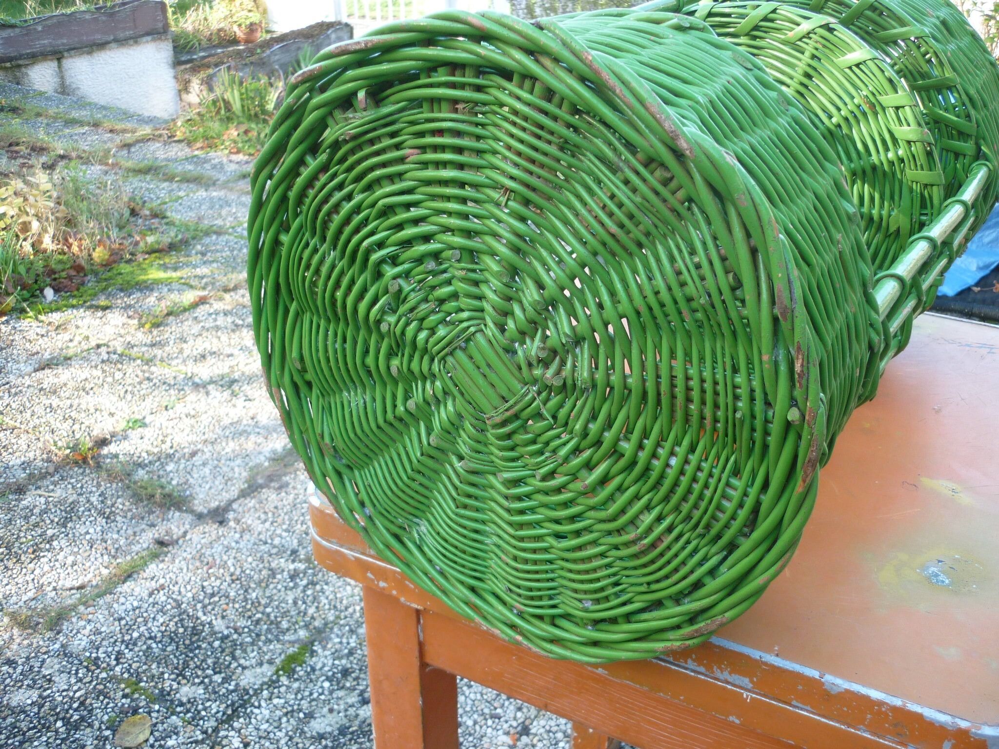 Green portable bar from the 70s-80s
