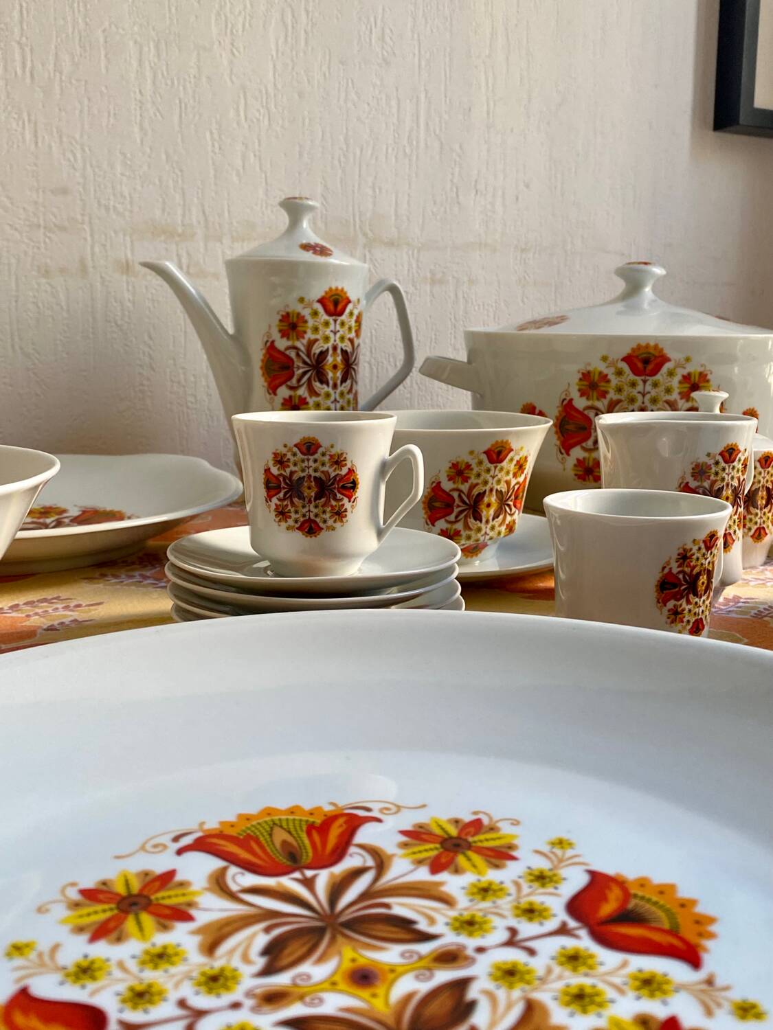 Seventies porcelain service