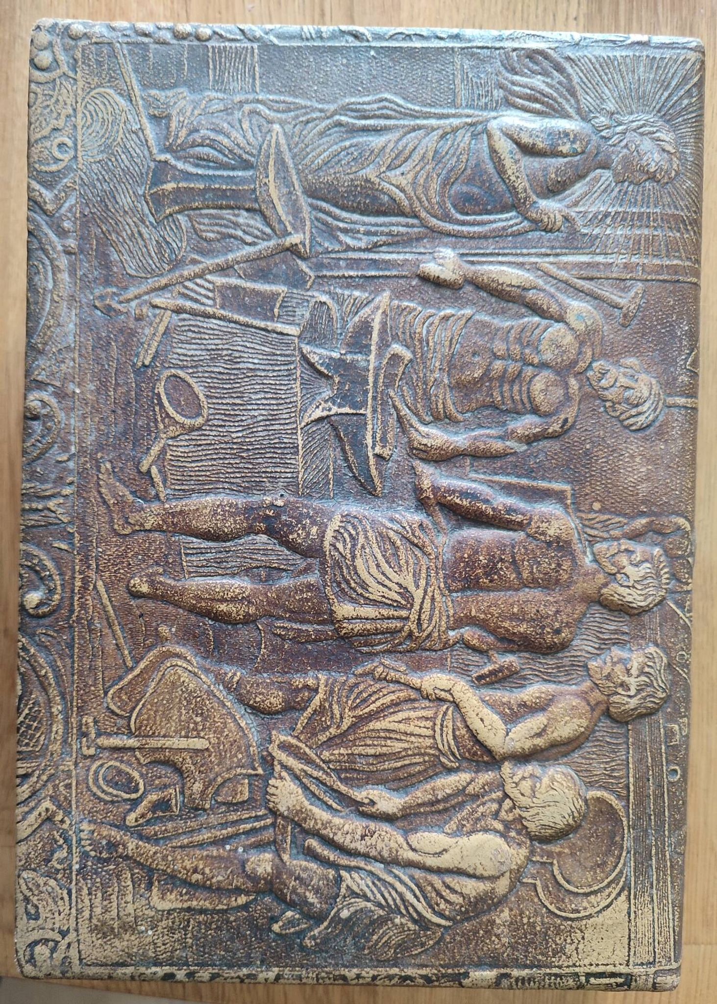 Boîte à cigares et cigarettes vintage en cuir repoussé – Thème Mythologique