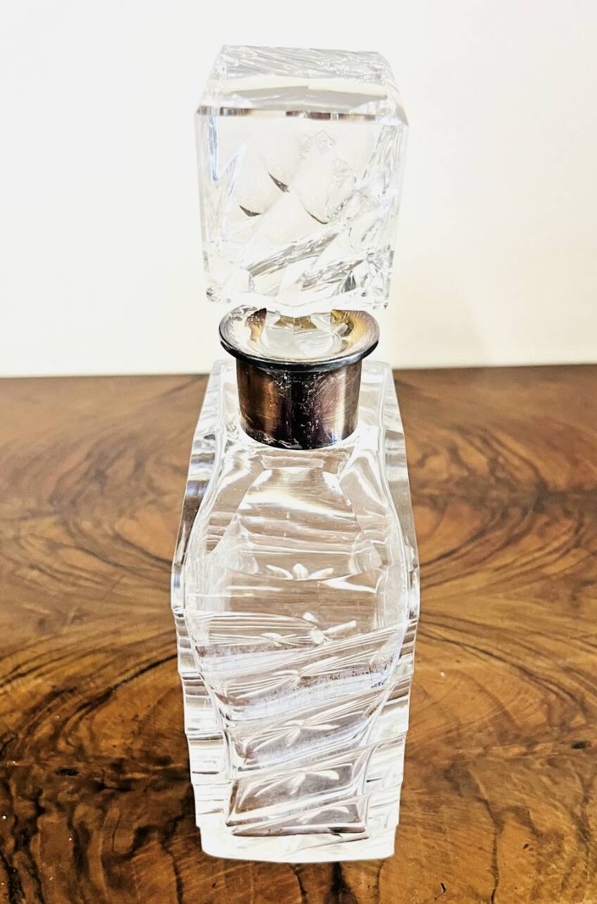 Crystal and 925 silver whisky decanter – Engraved floral decoration
