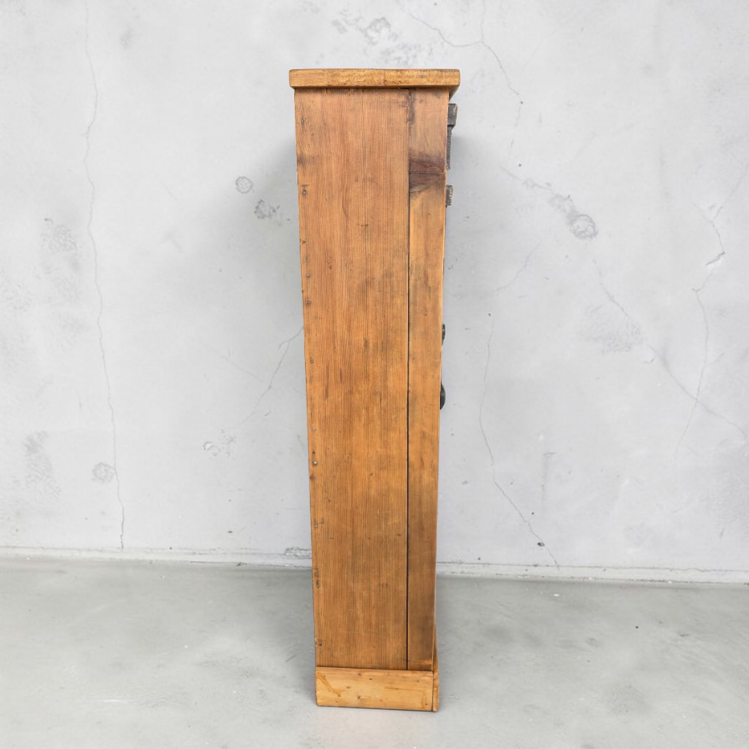 Cardboard maker's furniture