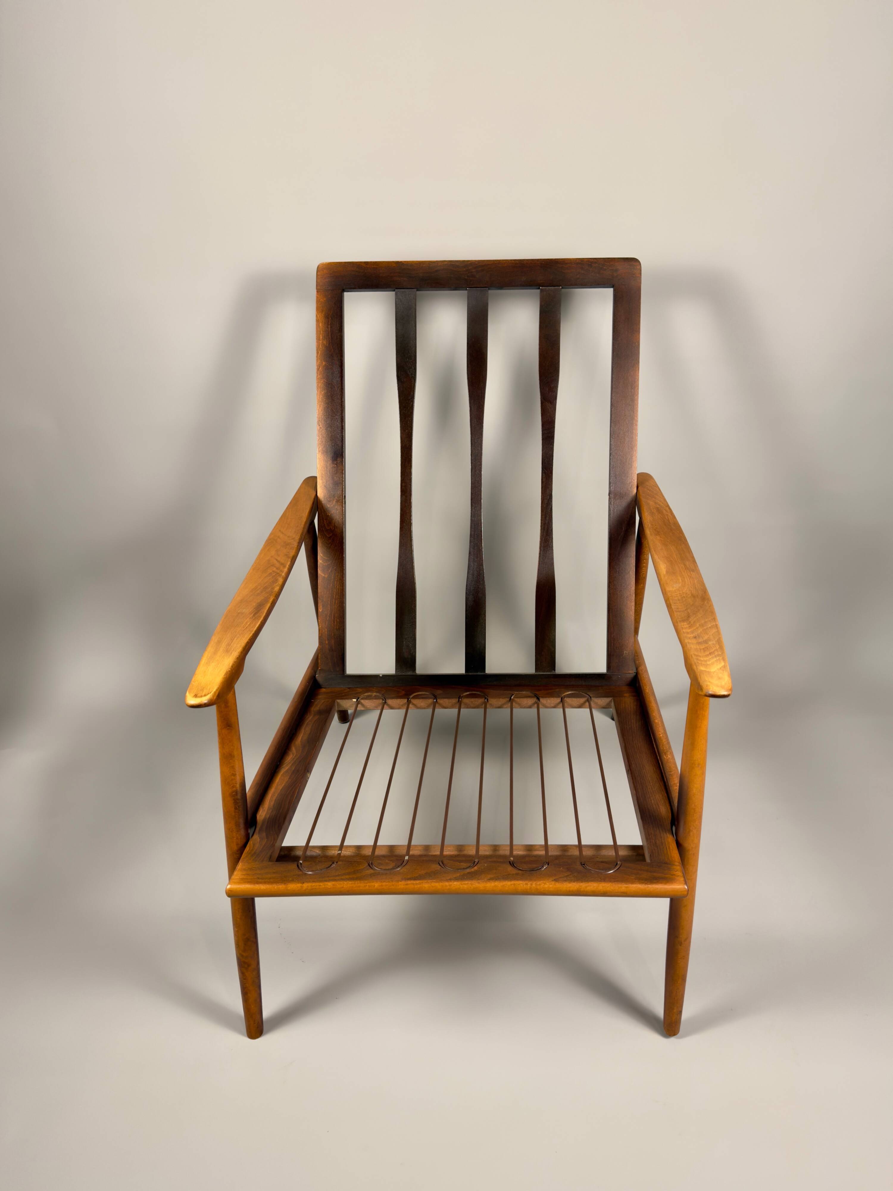 Fauteuil scandinave – revêtement vert, bois de hêtre, vintage