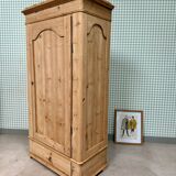 English bonnet maker with wardrobe (renovated)