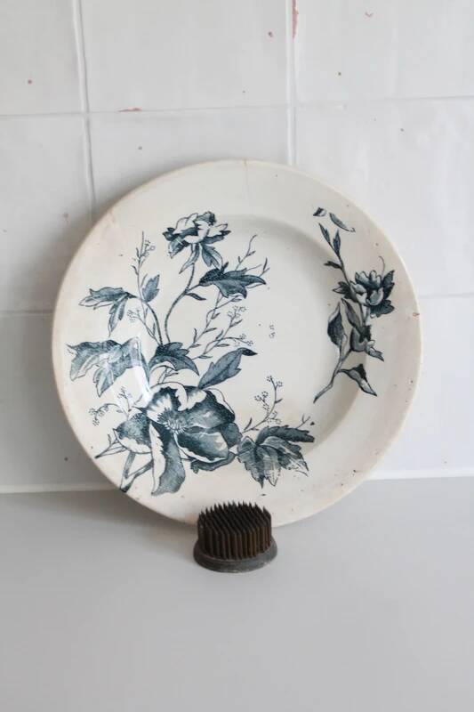 Centenary stencil plate Rose de Noël 23.5 cm