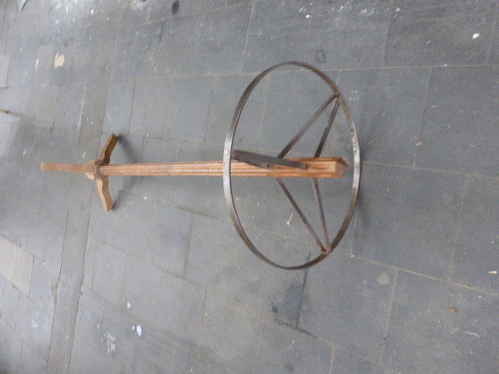 Coat rack in wood and metal
