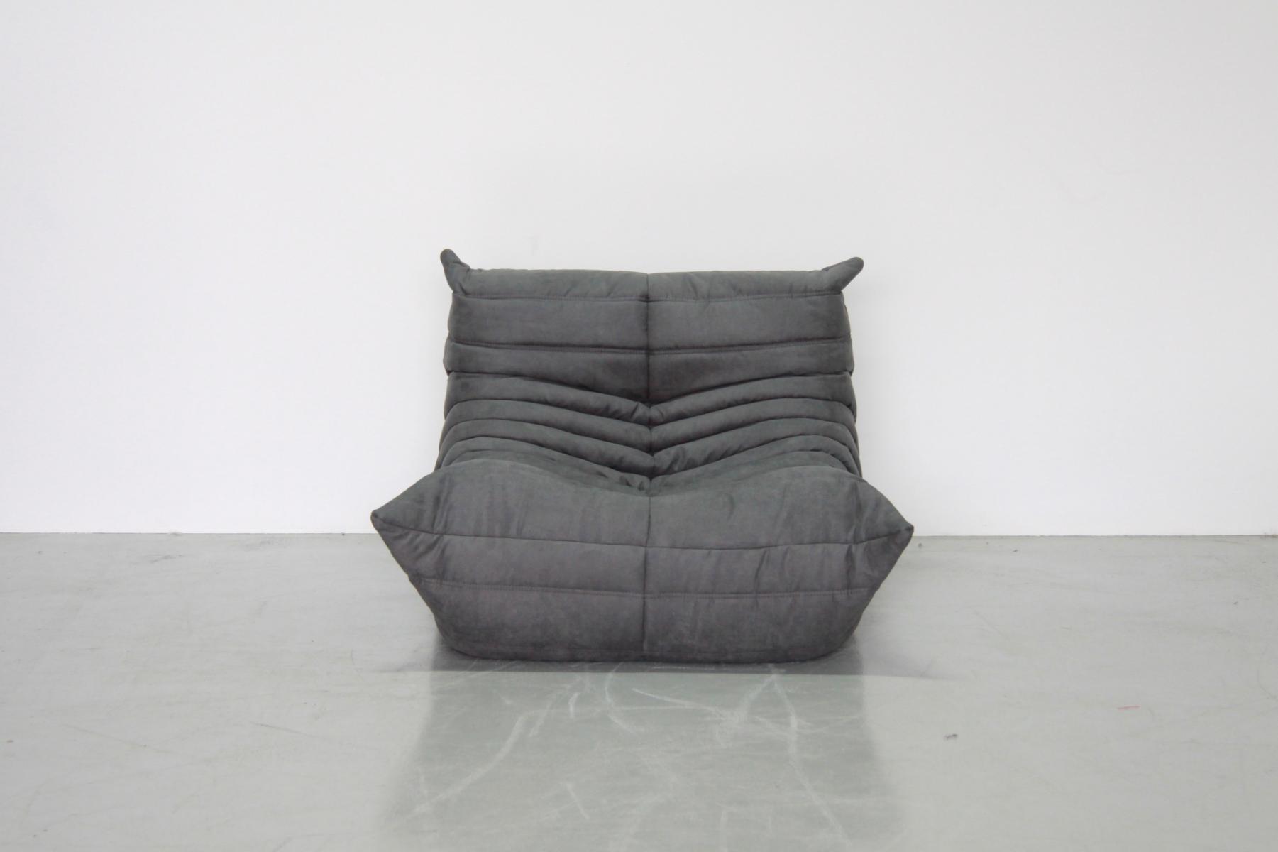 Set de canapés Togo en microfibre gris dessiné par Michel Ducaroy 1973