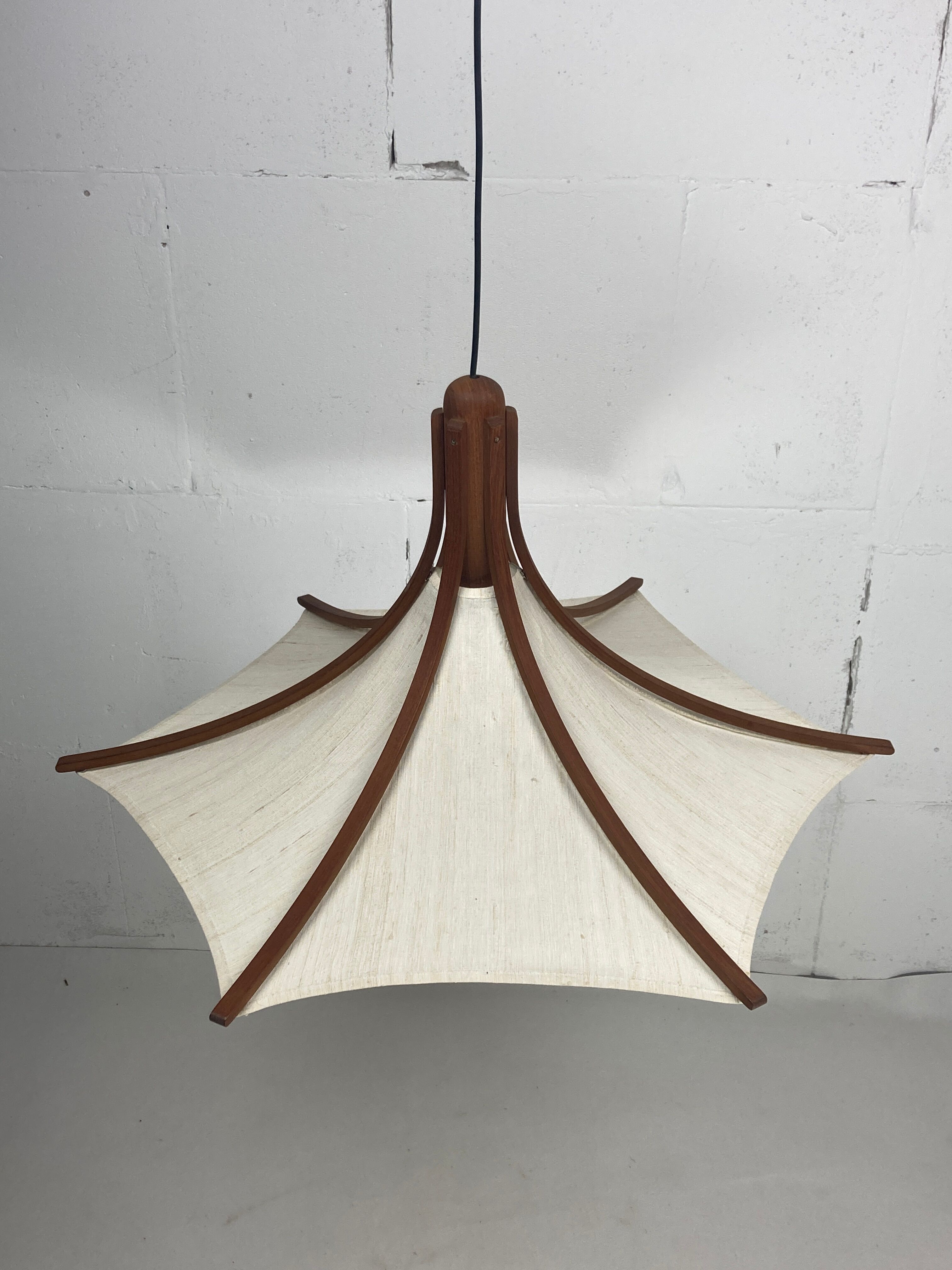 Suspension en teck et lin par Domus, années 1970