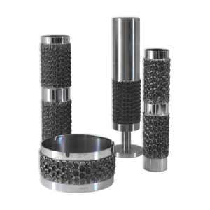 Ensemble brutaliste de vases et
