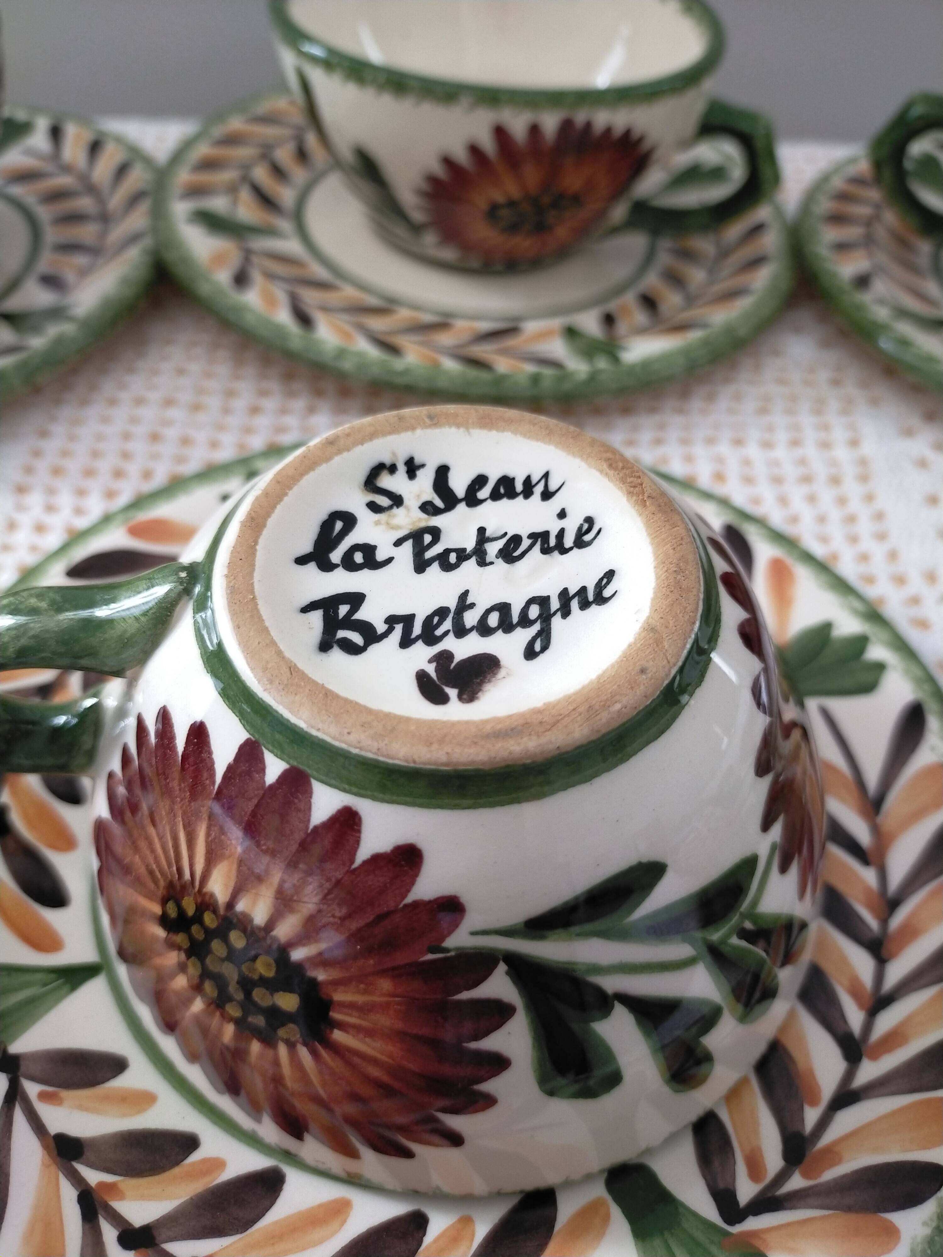 Coffee or tea service 6 cups and saucers