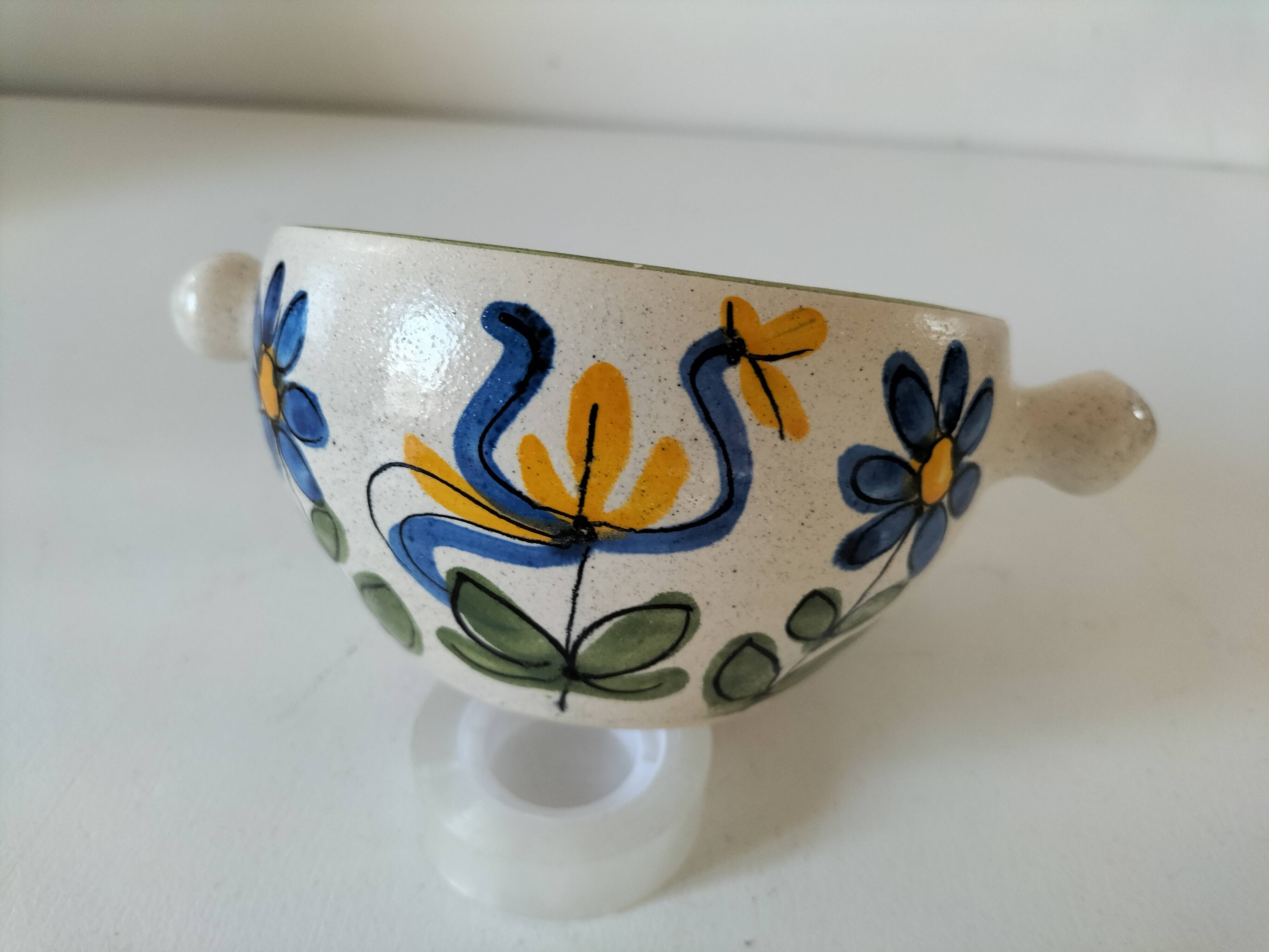 Ceramic soup bowl with blue flower decoration – handmade