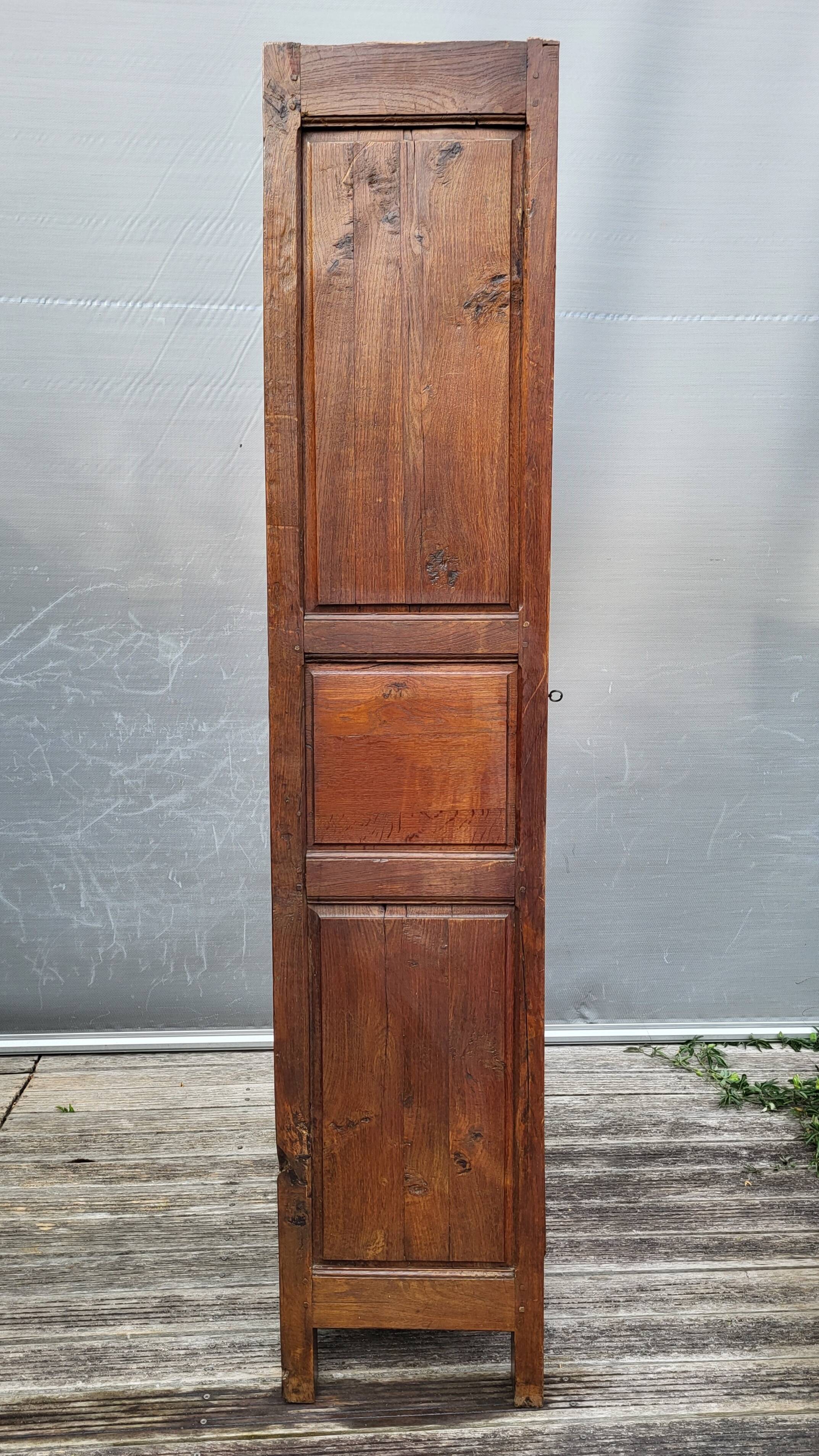 Large "Standing Man" in solid oak from the 18th century