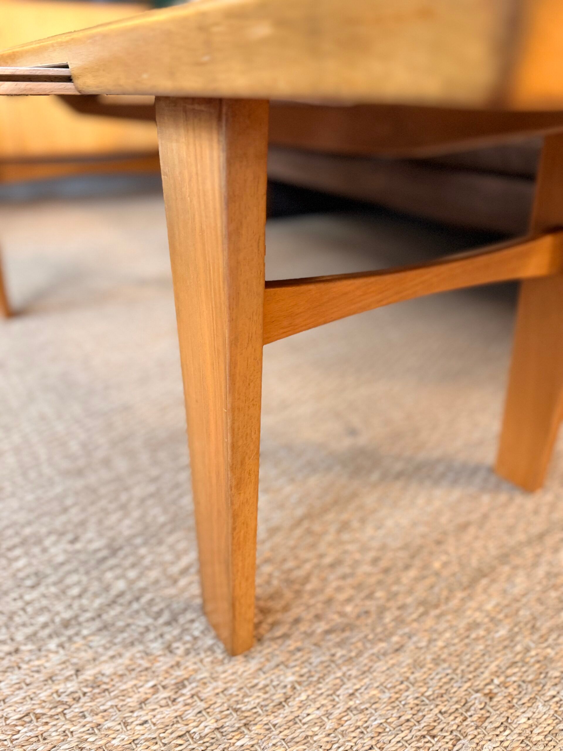 Table basse Wilhelm Renz des années 60 en hêtre