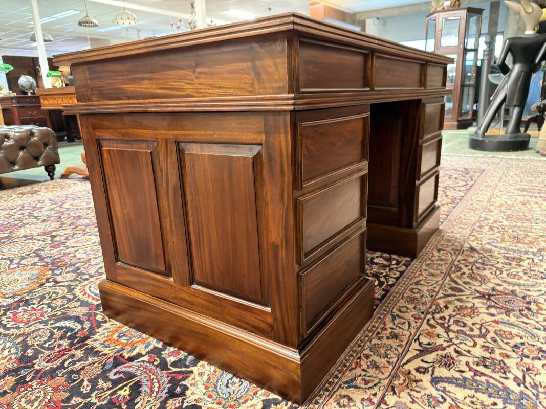 Classic English Desk with Green Leather
