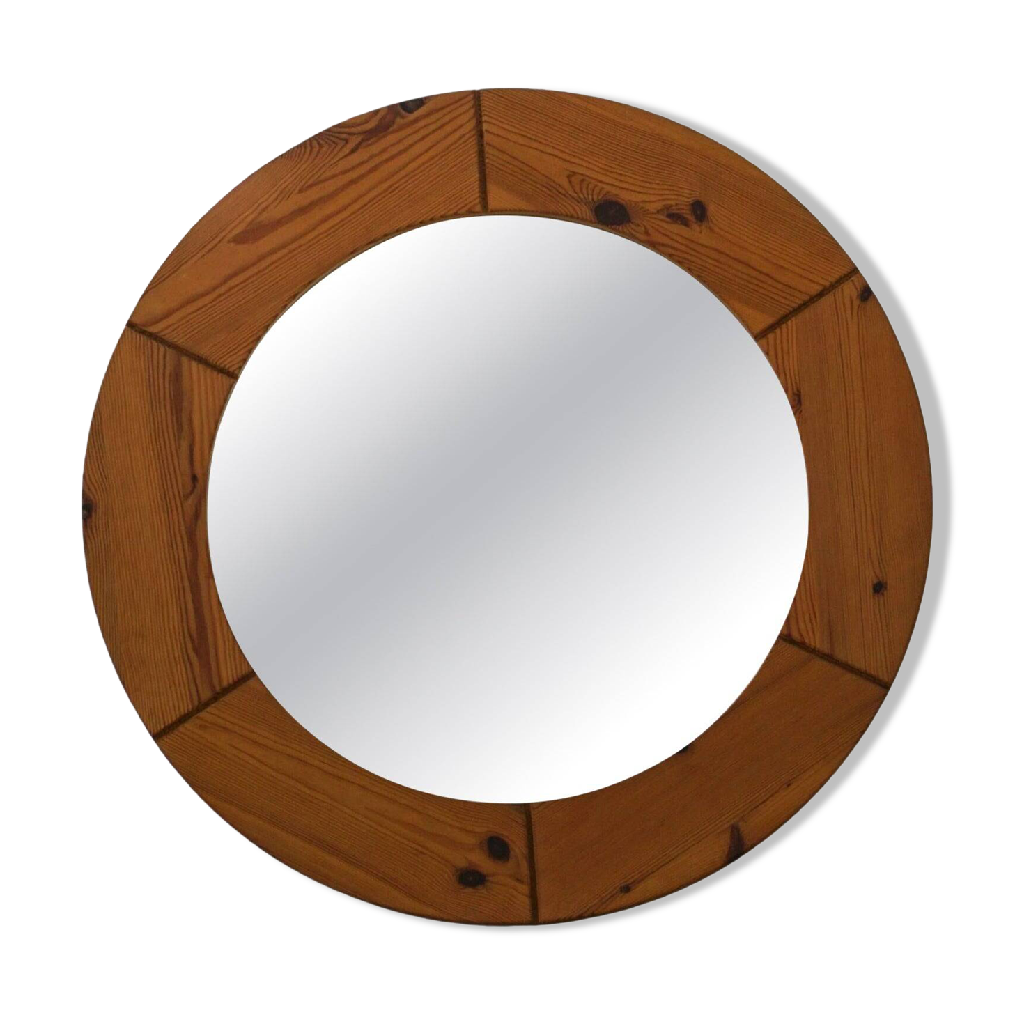 Large round wall mirror in solid pine by Glasmäster Markaryd, Sweden, 1960s.