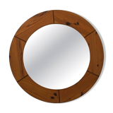 Large round wall mirror in solid pine by Glasmäster Markaryd, Sweden, 1960s.