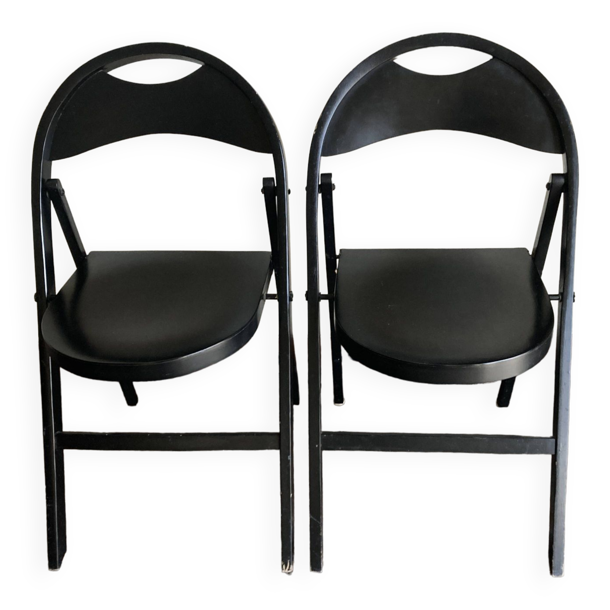 Pair of Thonet 751 Bahaus folding chairs in bentwood