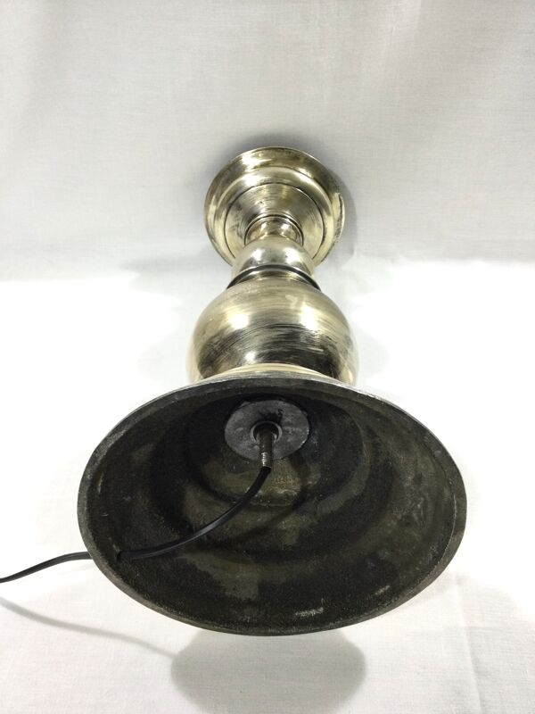 Pied de lampe en bronze argenté