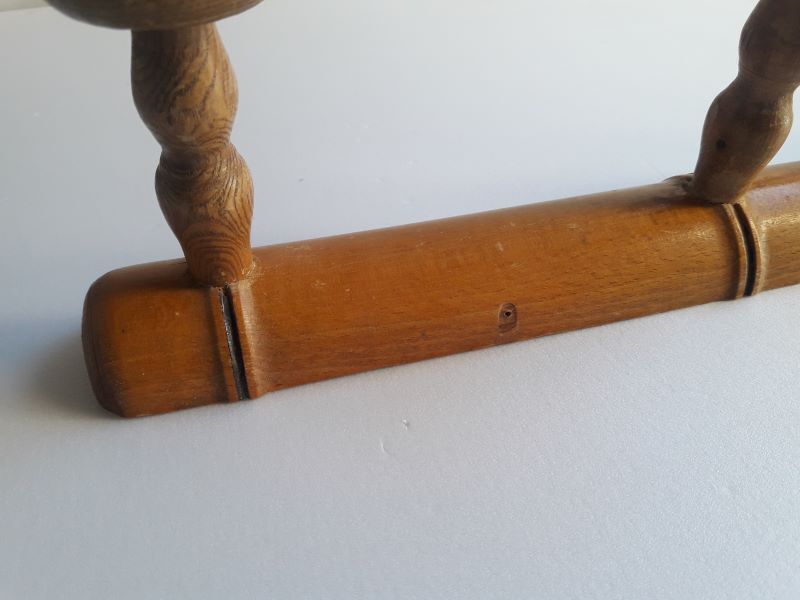 Wooden wall coat rack with 5 hooks