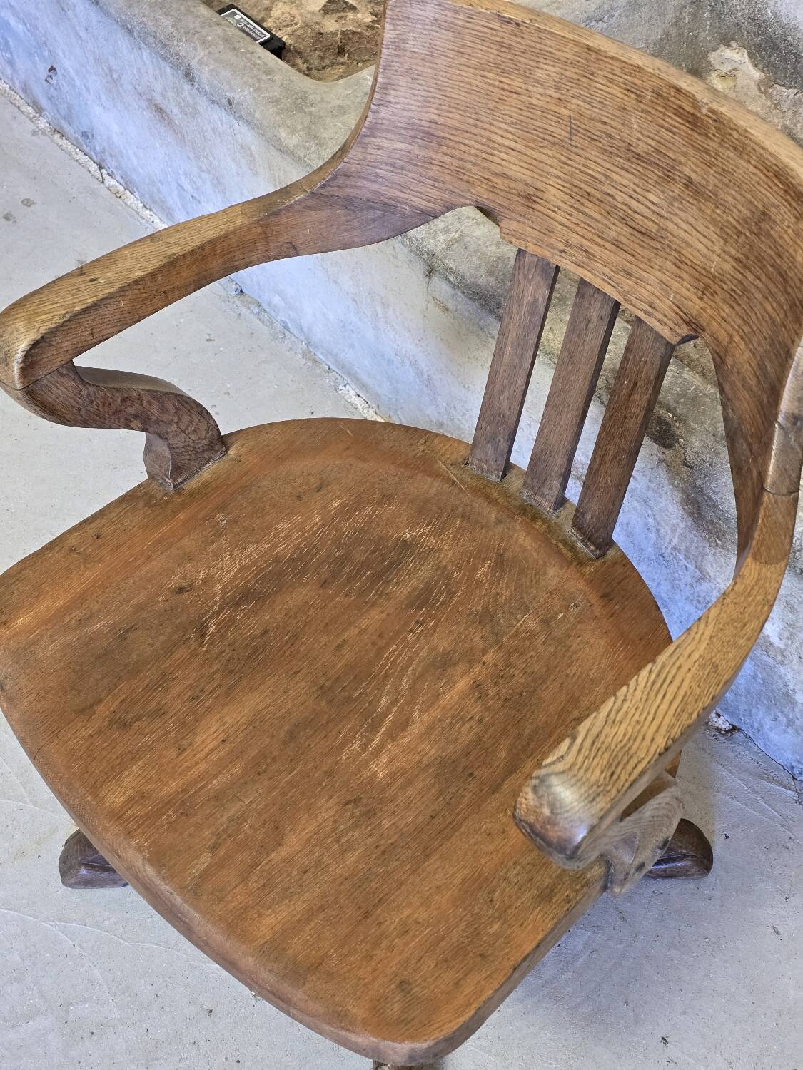 English American office armchair circa 1900 in oak
