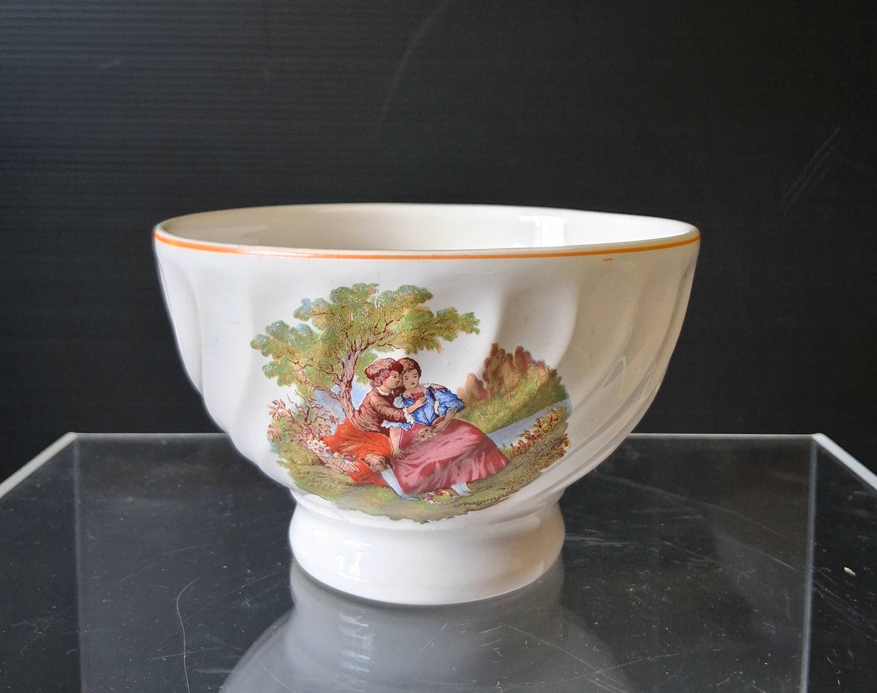 Set of 3 faceted earthenware bowls with decoration in good condition.