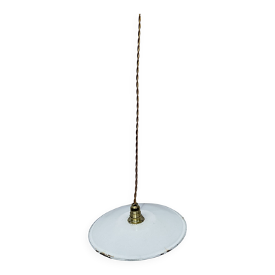 Suspension vintage blanche en tôle émaillée style indus ferme