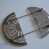 Adjustable vintage rest or trivia