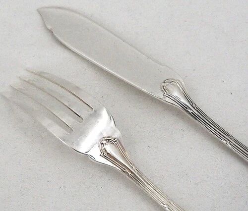 Christofle Rubans model, 6 fish cutlery, 12 pieces in silver-plated metal.