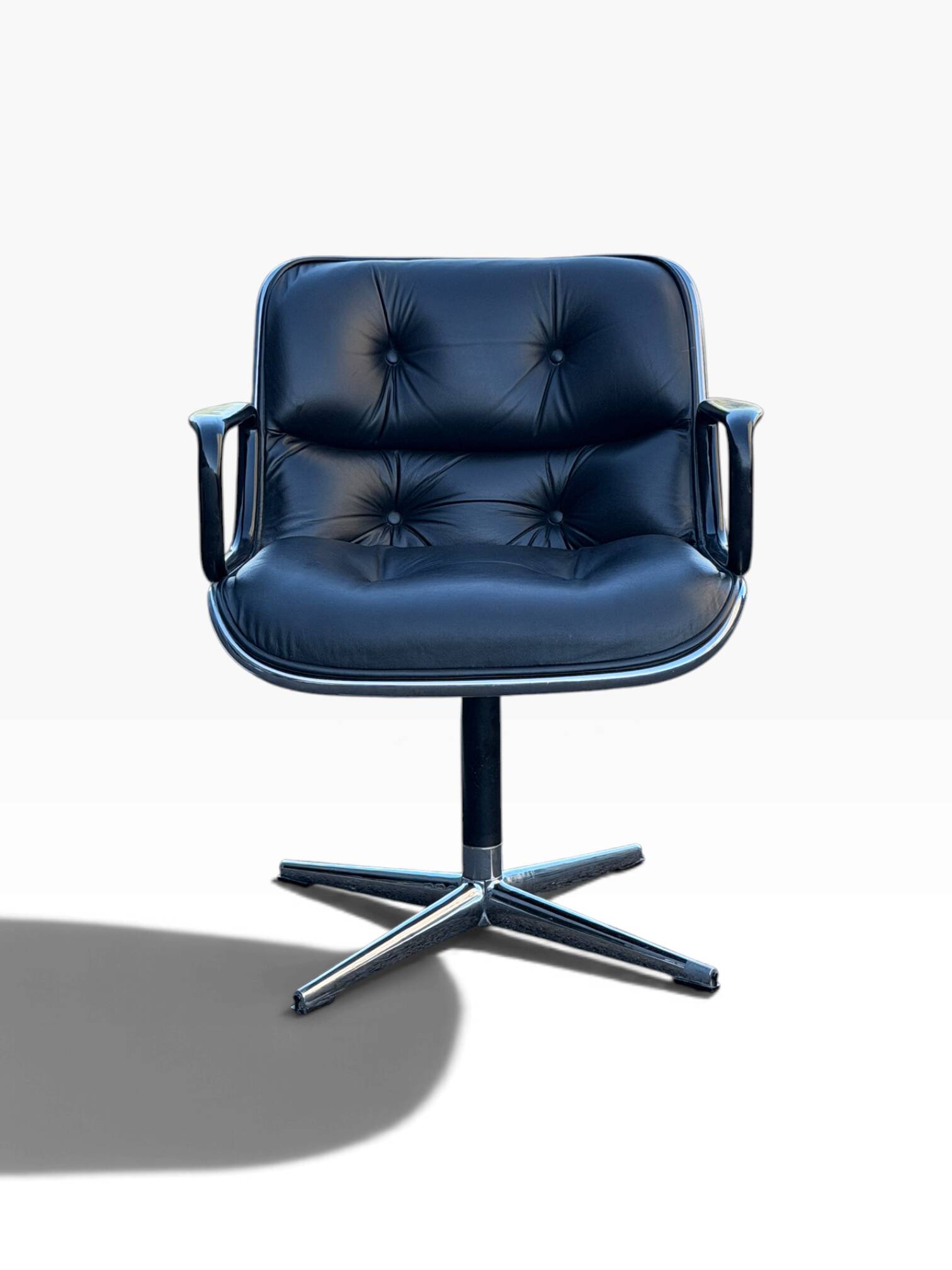 Charles Pollock Executive office chair Knoll black leather 1960
