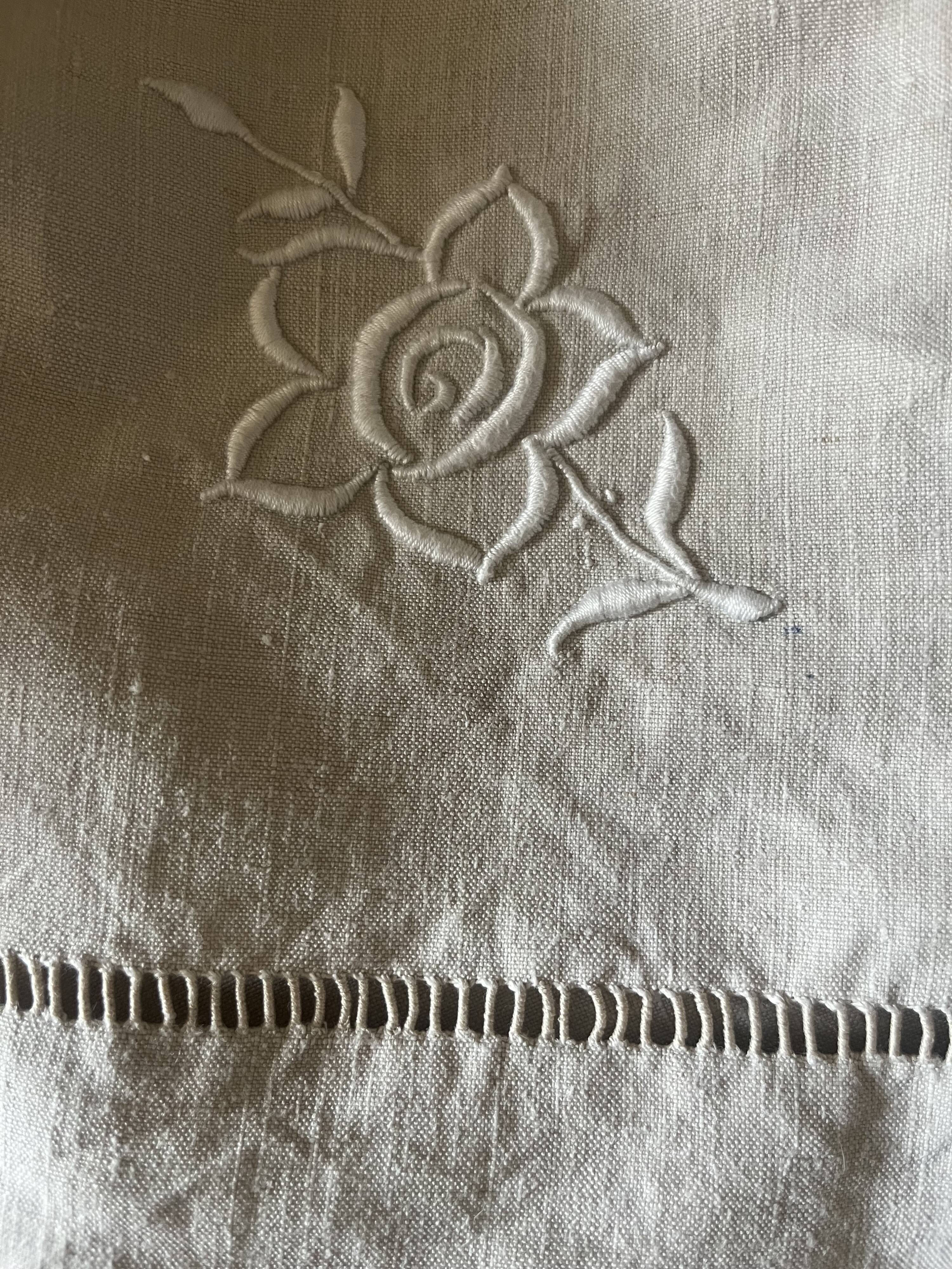 Linge ancien, drap brodé, monogramme MB