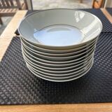 Bernardaud Limoges table service platinum model, 45 pieces