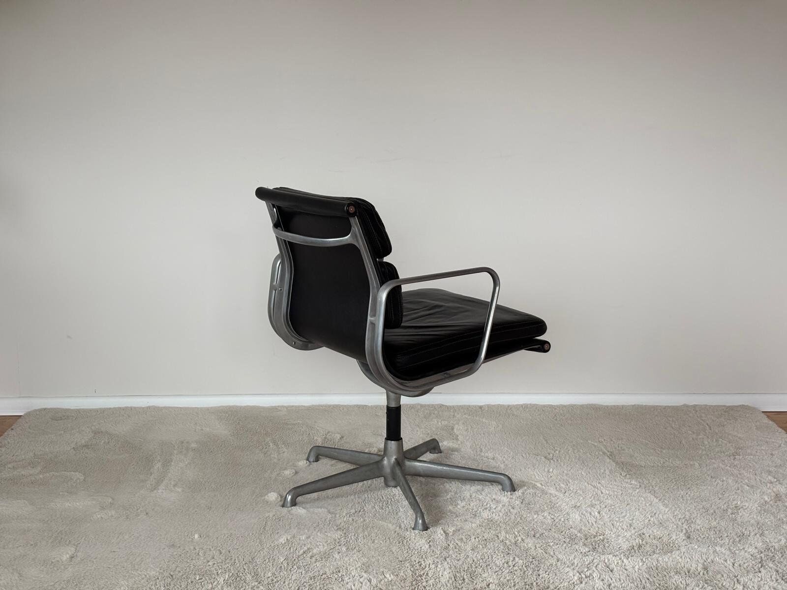 EA208 Soft Pad Chair by Charles and Ray Eames for ICF De Padova, 1973