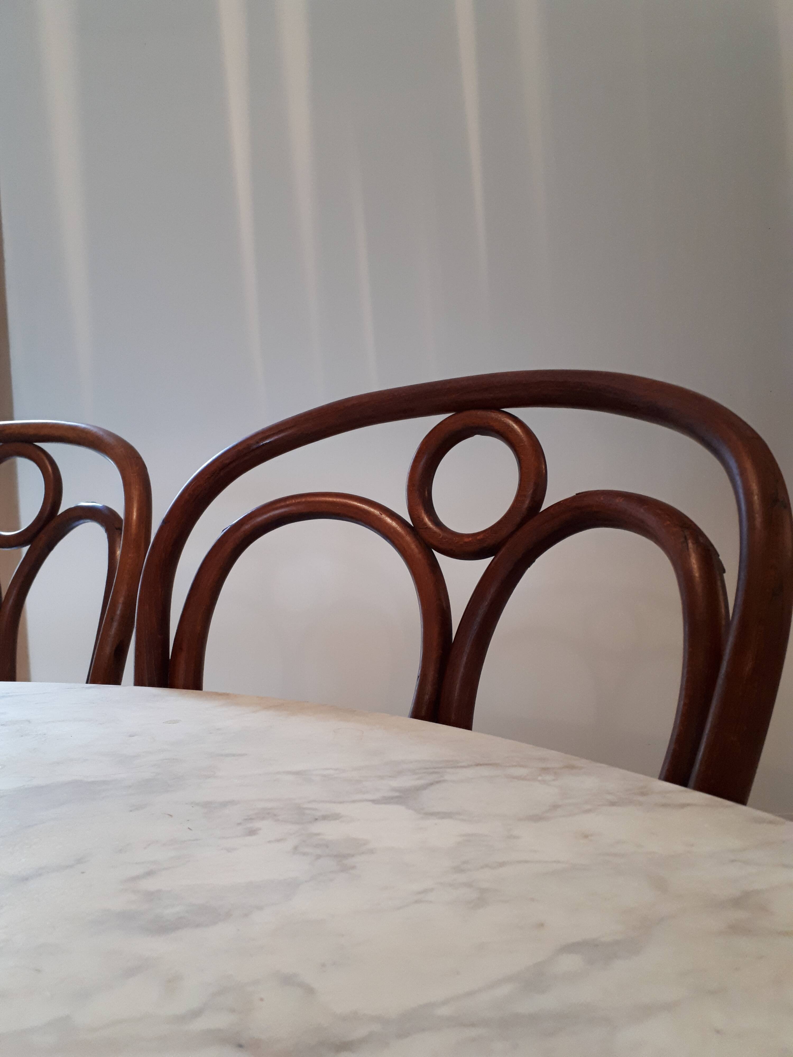 Thonet chair Number 19