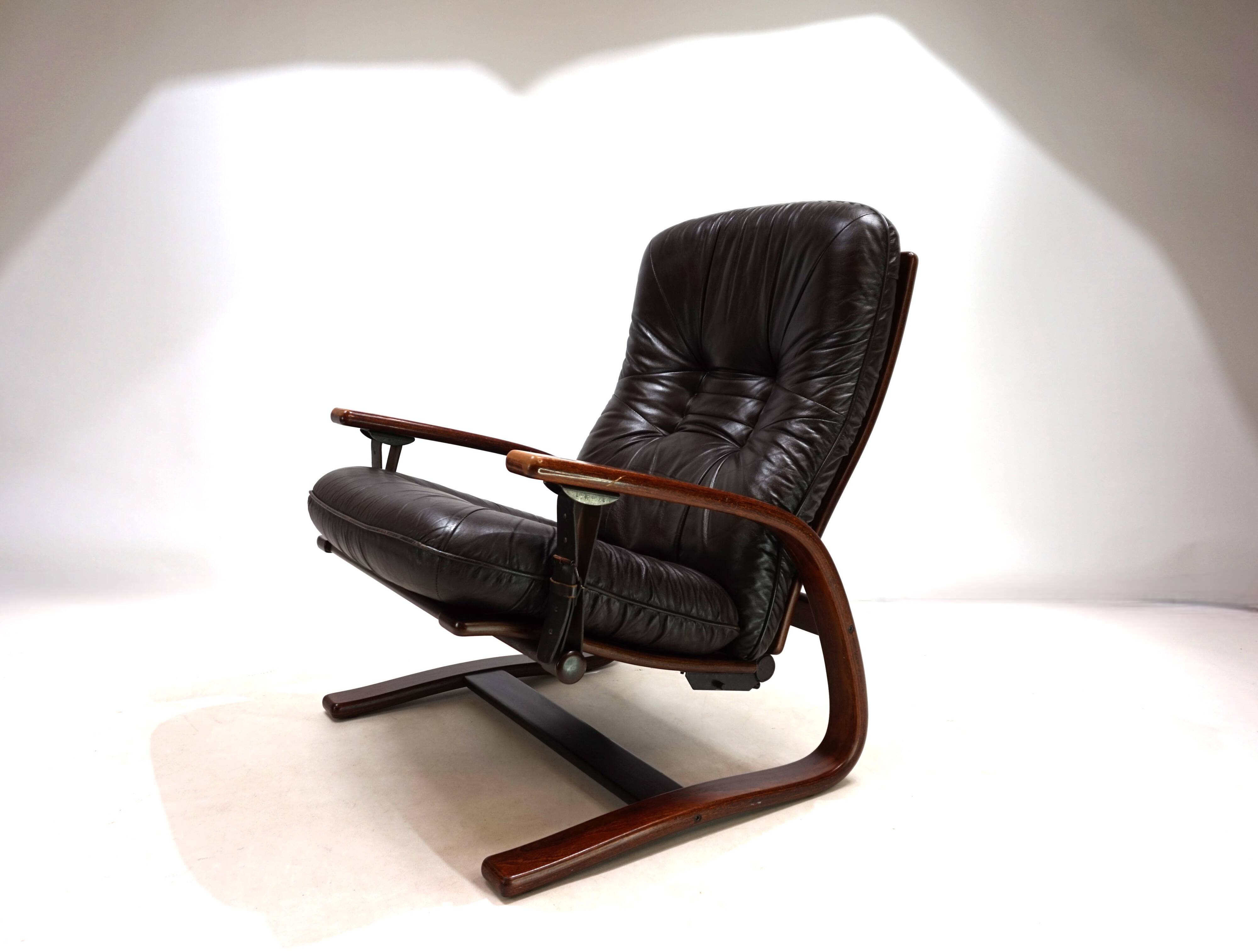 Westnofa The Panter leather lounge chair by Arnt Lande, 1970s