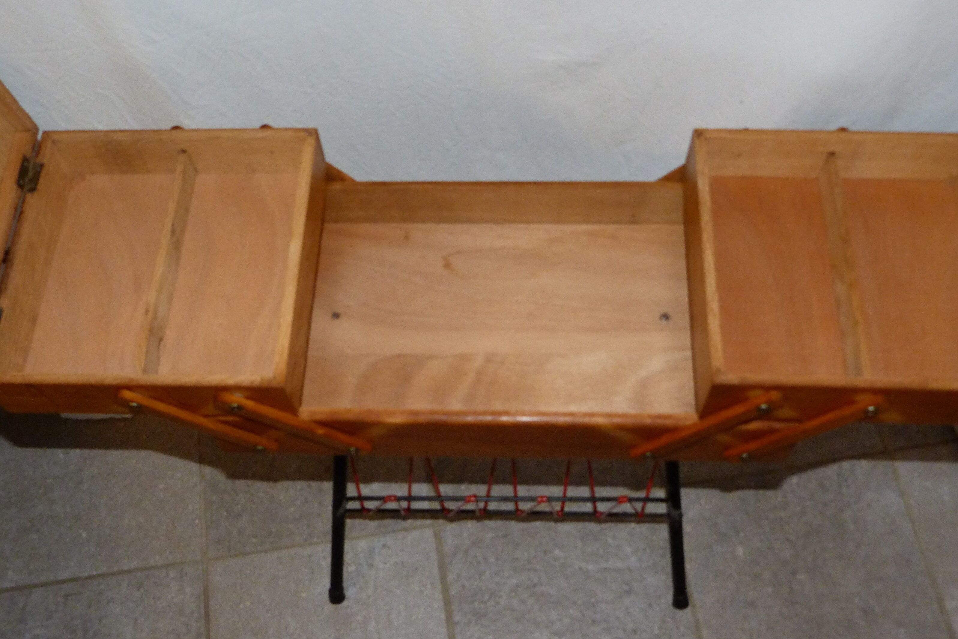 Scoubidou sewing basket