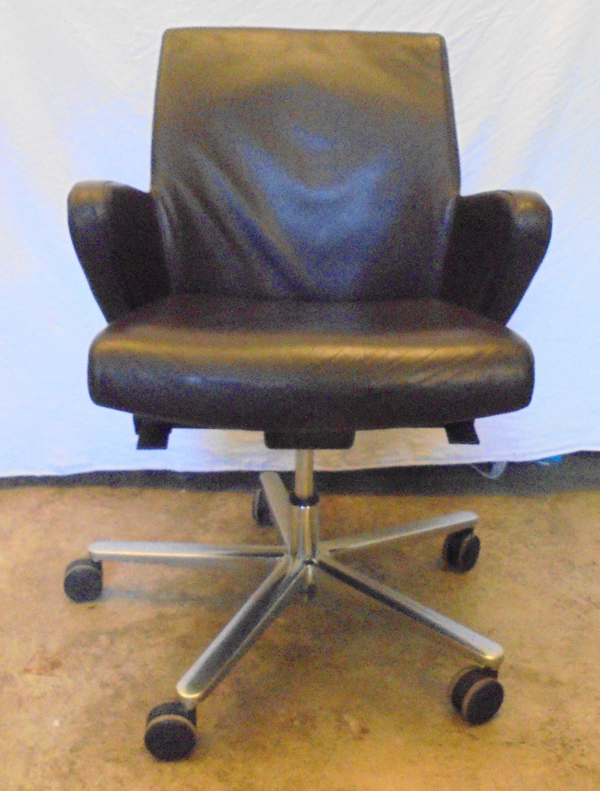 2000s Emmegi leather Italian office chair